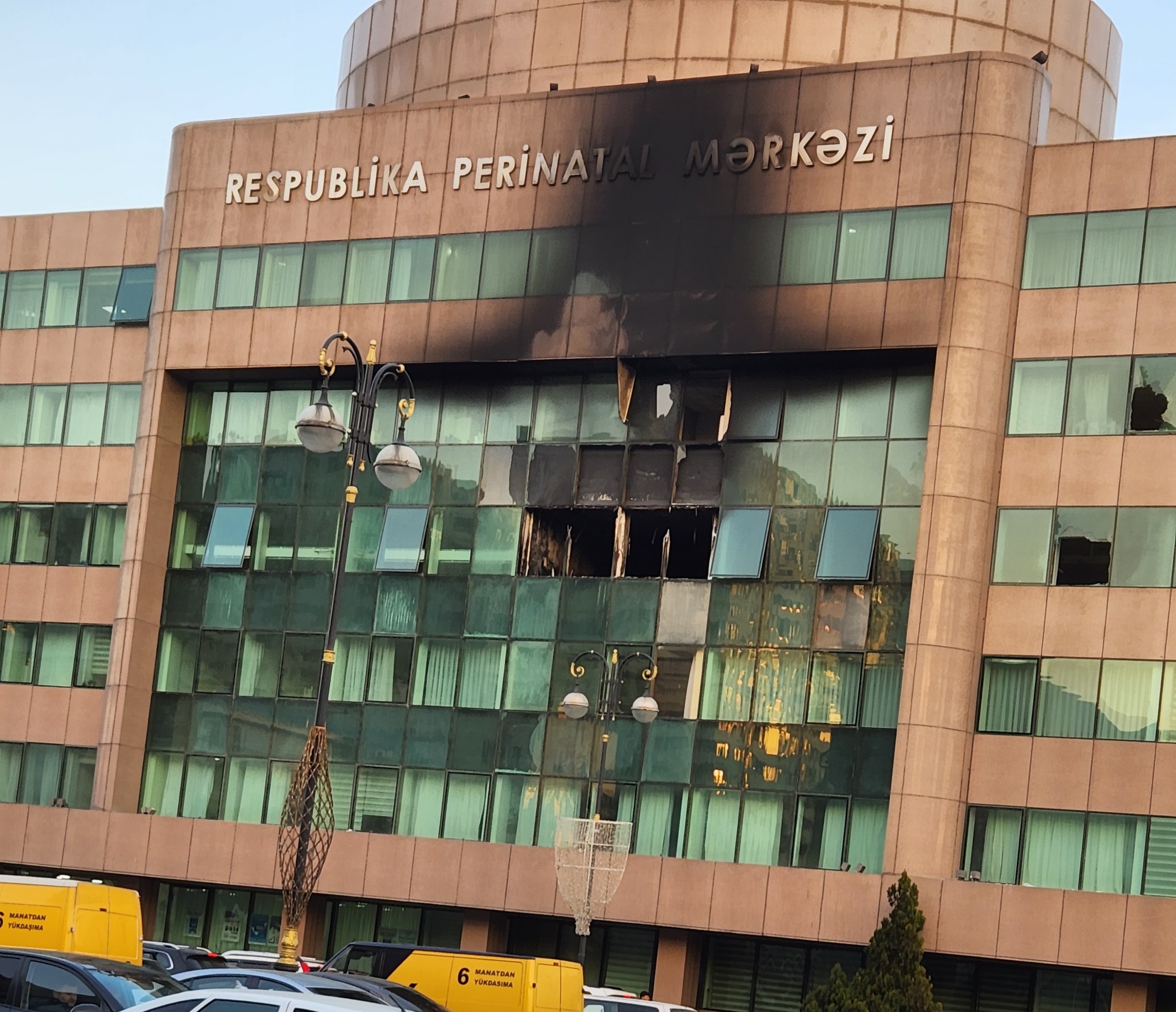 Perinatal Mərkəzdə 7 körpənin öldüyü yanğınla bağlı sabiq baş həkim ifadə verib