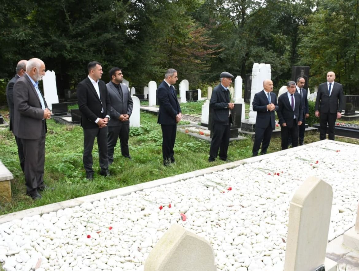 Masallıda İcra Hakimiyyətinin başçısı şəhid məzarlarını ziyarət etdi