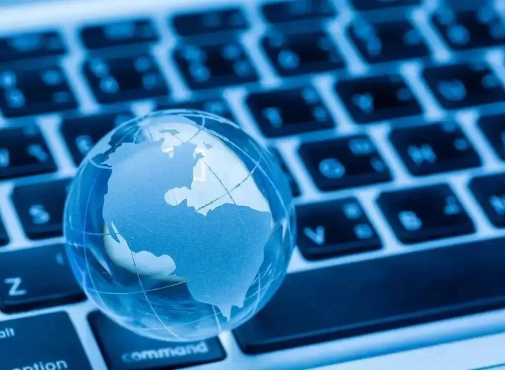 Qırğızıstan peyk internetindən istifadə üzrə pilot layihəyə start verir