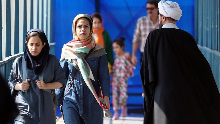 İranda məcburi hicab tarix olur – Tehran təməl prinsipini qurban verir - ŞƏRH İranda məcburi hicab tarix olur – Tehran təməl prinsipini qurban verir - ŞƏRH