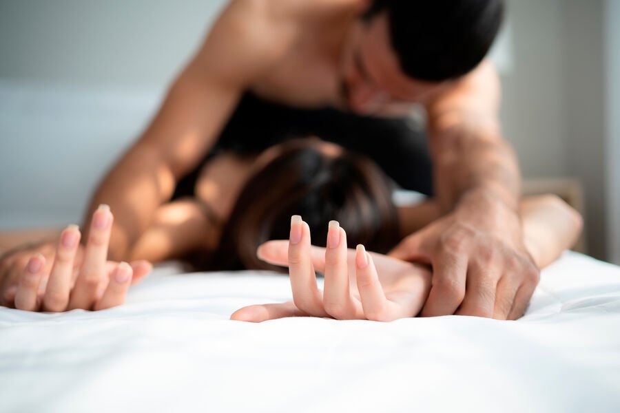 Alimlər Tik-Tokun qadınların seksuallığı üçün təhlükələri barədə xəbərdarlıq ediblər