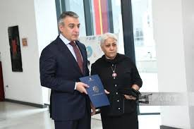 Şəhid ailələri və müharibə əlillərinə daha 100 mənzil verilib