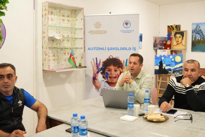 “Autizmli uşaqlarla iş” layihəsi başa çatıb