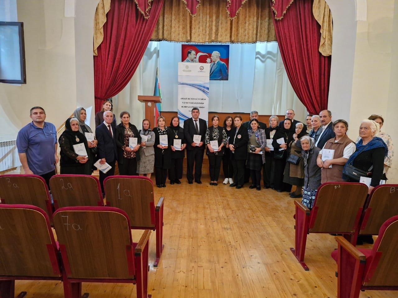 Şəhid və qazi ailələrinə “Qəhrəman şəhidlərimiz” kitabı təqdim edildi - FOTOLAR