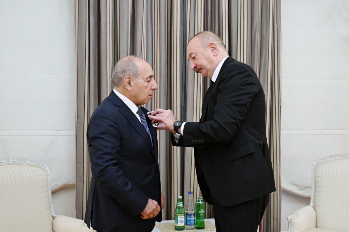 Prezident İlham Əliyev Yaqub Eyyubova “İstiqlal” ordenini təqdim edib