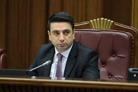 Ermənistan parlamentinin spikeri Eçmiədzini qanunsuz qurum adlandırıb