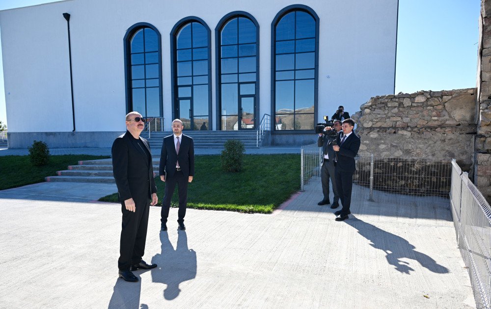 Prezident İlham Əliyev Cəbrayılın Horovlu kəndinin birinci mərhələsinin açılışında iştirak edib Prezident İlham Əliyev Cəbrayılın Horovlu kəndinin birinci mərhələsinin açılışında iştirak edib