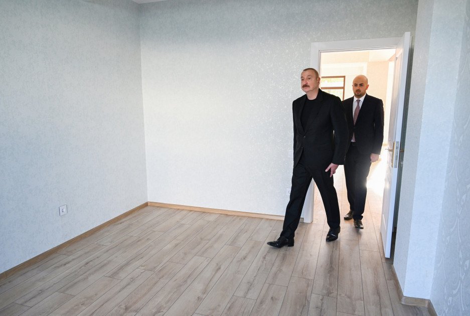 Prezident Zəngilanda 104 mənzilli yaşayış kompleksində görülmüş işlərlə tanış olub Prezident Zəngilanda 104 mənzilli yaşayış kompleksində görülmüş işlərlə tanış olub