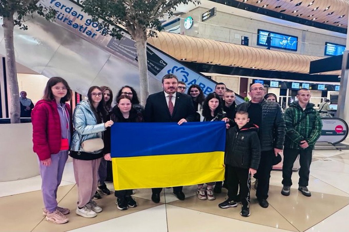 Ukraynadan daha 12 uşaq reabilitasiya üçün Azərbaycana gətirilib