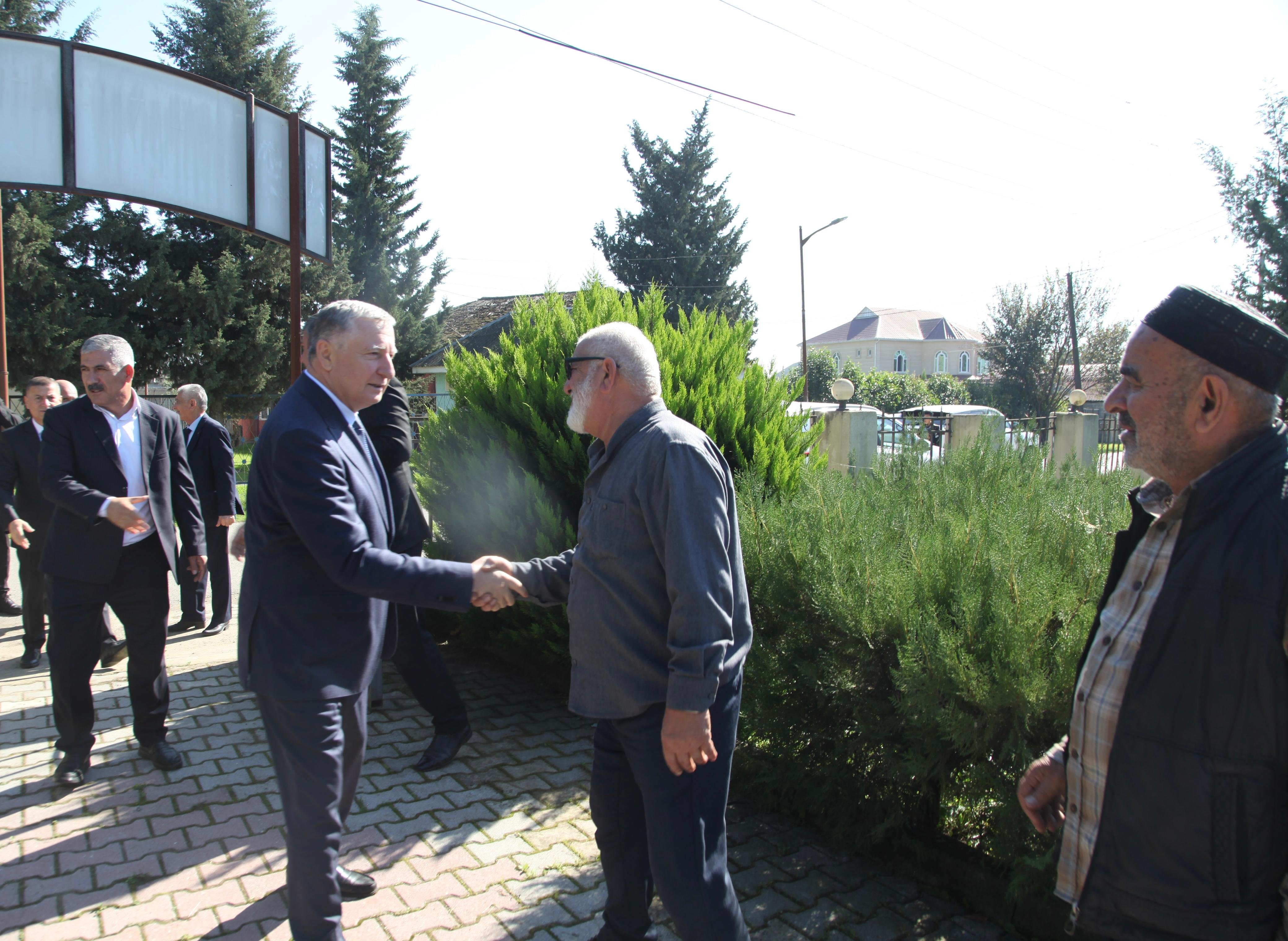 Deputat Məşhur Məmmədov: “Şəhid ailələrinə dövlət qayğısı dəyişməzdir” — Qələbənin 5 illiyi ərəfəsində növbəti ziyarət