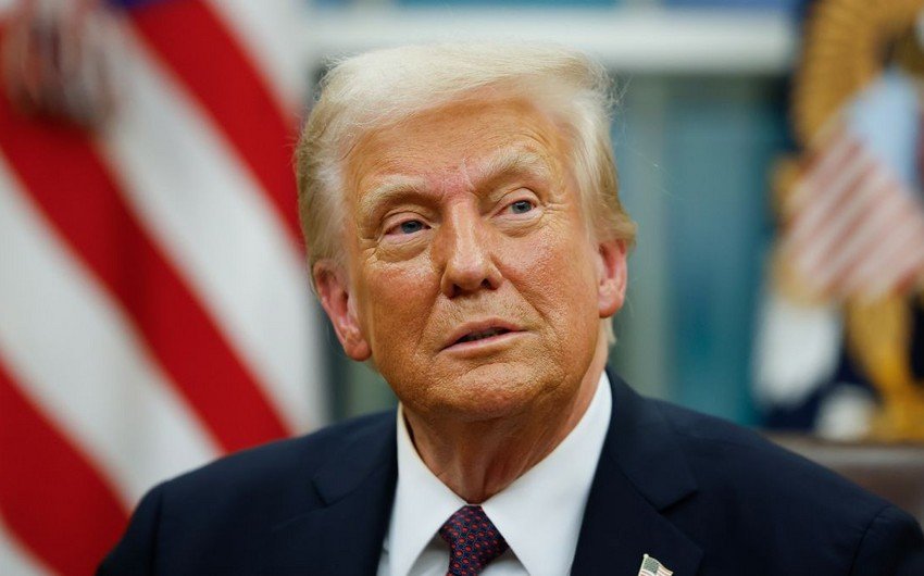 Tramp İrana qarşı sanksiyaların müddətini bir il artırıb