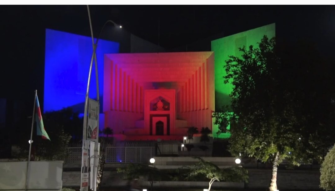 Pakistanda Baş nazir ofisi Azərbaycan bayrağının rəngləri ilə işıqlandırılıb