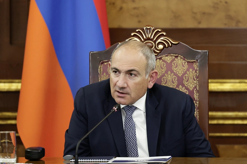 Paşinyan Ermənistan ordusunun rəhbər heyəti ilə müşavirə keçirib