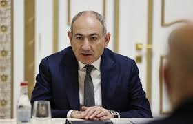 PAŞİNYAN SARKİSYANN İSTEFASINDAN DANIŞIB