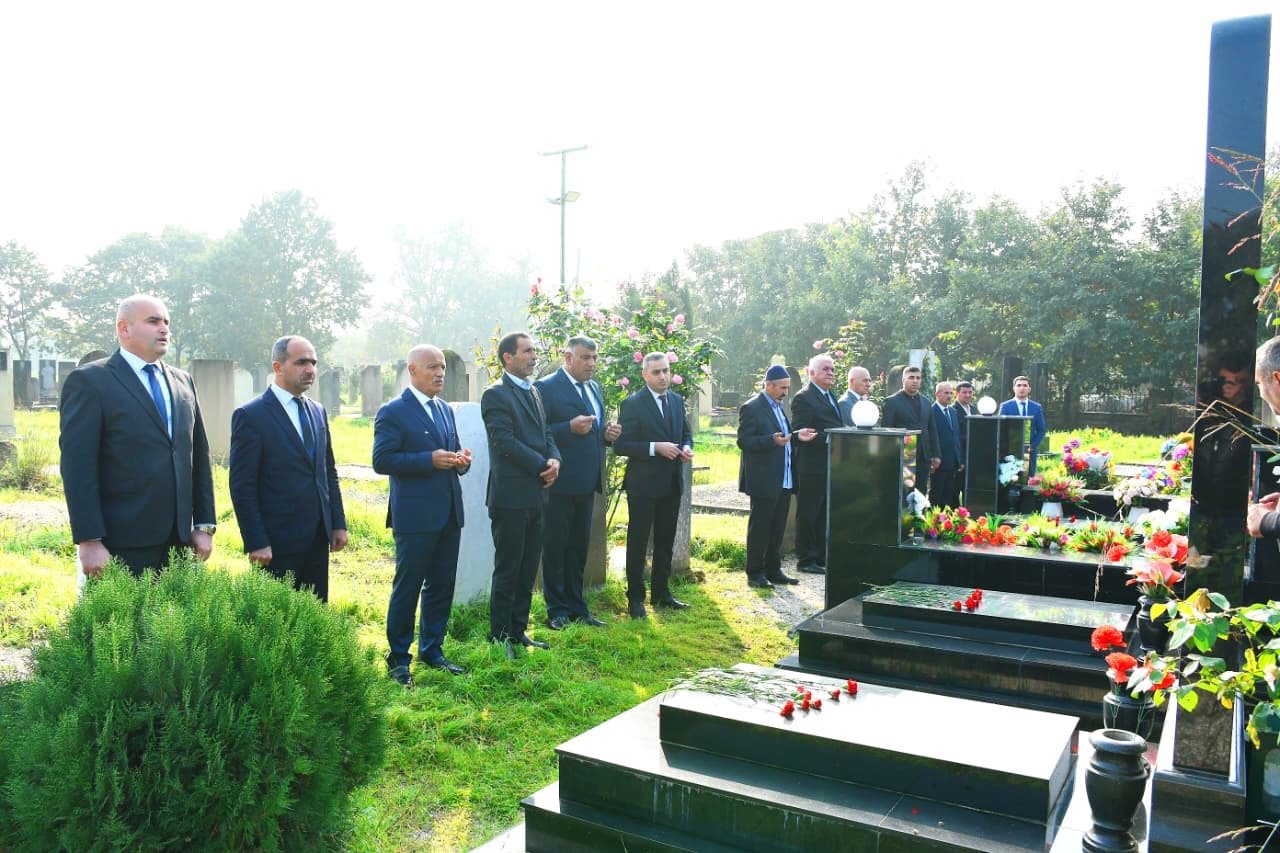 Masallıda İcra Hakimiyyətinin başçısı şəhid məzarlarını ziyarət etdi