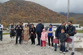 Növbəti köç karvanı Ağalı kəndinə çatıb, açarlar təqdim olunub