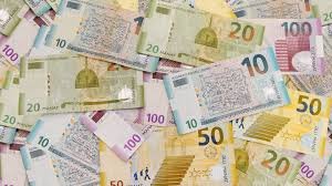 İnformasiya və rabitə sektorunda orta maaş 12 % artıb