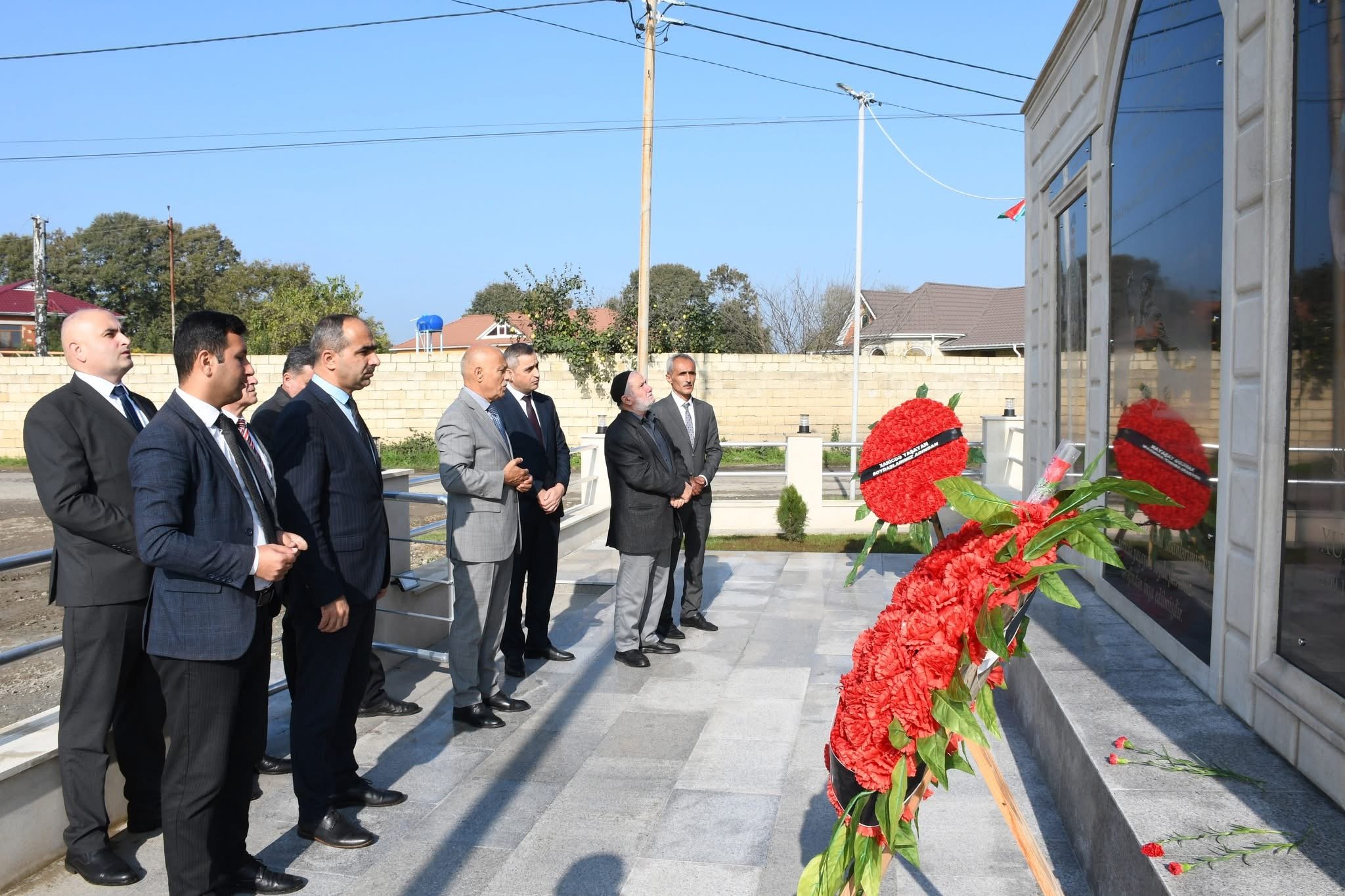 Masallıda rayon rəhbəri Lürən ərazisində şəhid məzarlarını ziyarət etdi