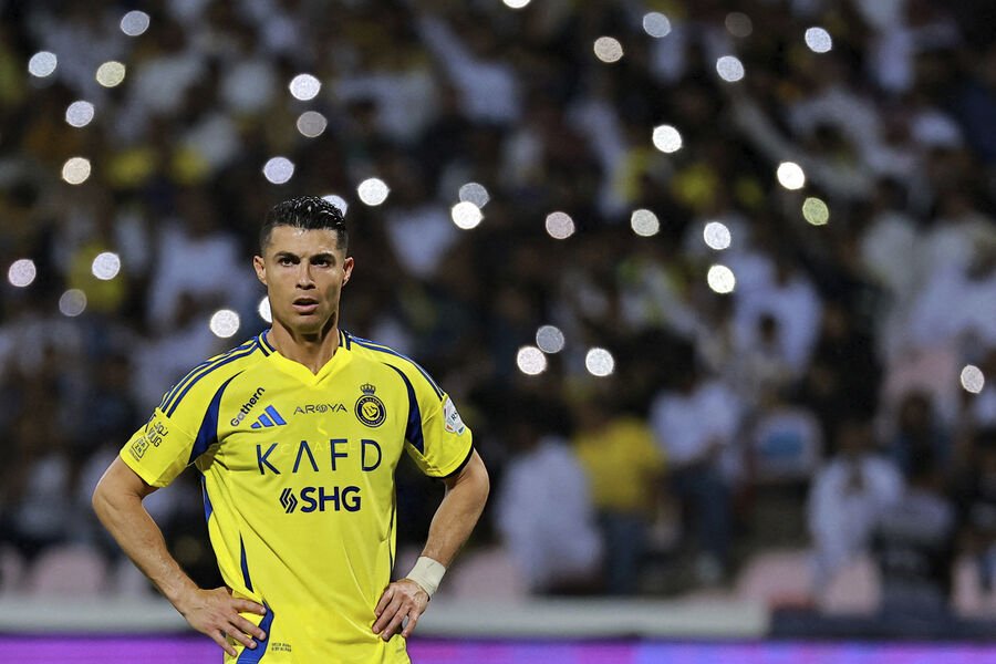 Ronaldo Portuqaliya milli komandasının oyunçularına bahalı hədiyyə etdi