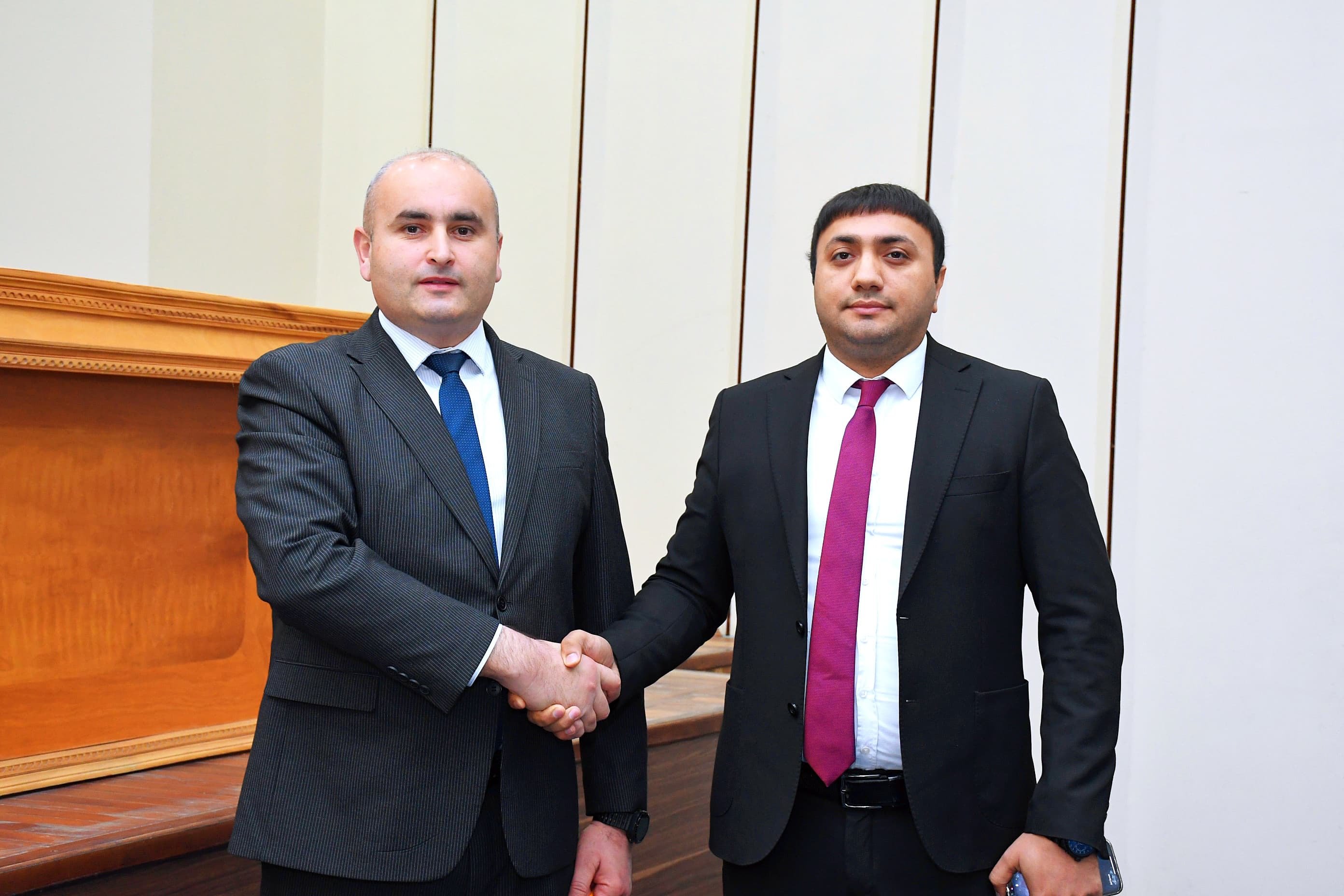 Masallı rayon İcra Hakimiyyətində keçirilən iclasda imtahan nəticəsi ilə fərqlənən namizəd təbrik edilib