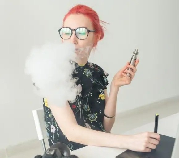 Özbəkistan elektron siqaretlərə qadağa tətbiq edir