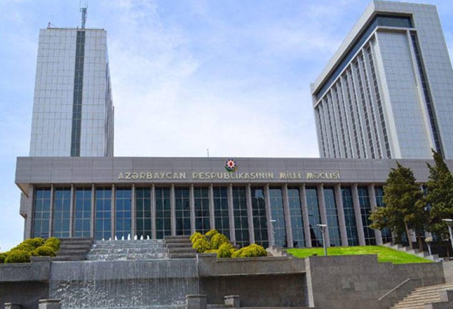 Milli Məclisin eks-mətbuat katibi jurnalistikaya qayıtdı Milli Məclisin eks-mətbuat katibi jurnalistikaya qayıtdı