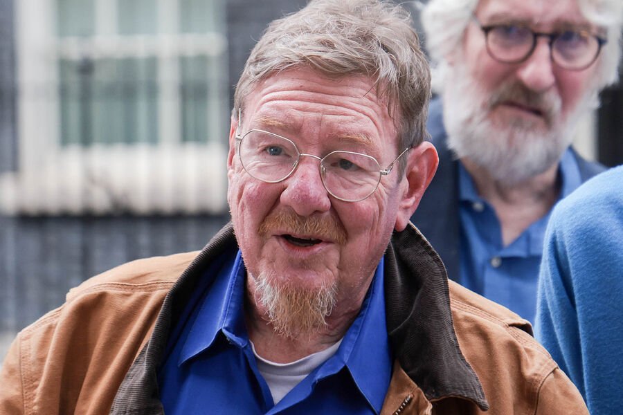 Aviaşirkət Parkinson xəstəliyi olan bir sərnişinin təyyarəyə minməsinə icazə vermədi