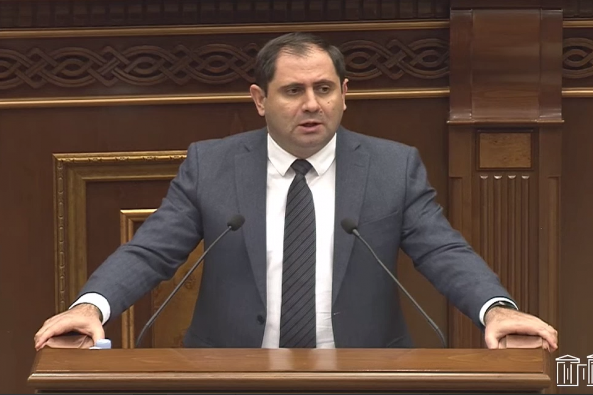 Ermənistanda məcburi hərbi xidmət müddətini qısaltmaq təklif olunub 