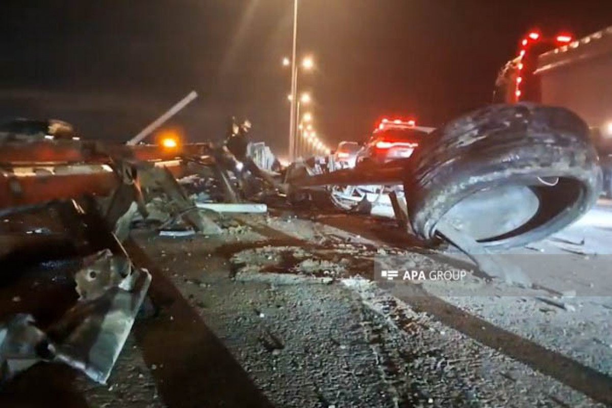 Qaradağda zəncirvari qəza tıxaca səbəb olub