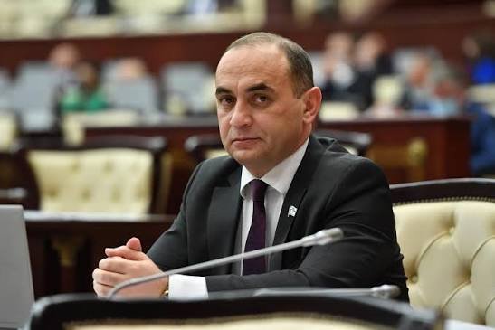 Hümanizm prinsiplərinə sadiqliyin nümayişi