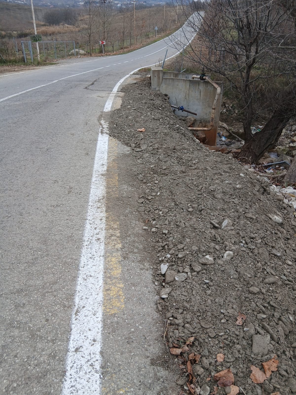 AAYDA nəzdində 19 saylı Xüsusi Təyinatlı Yol İstismarı MMC tərəfindən  Şamaxının Meysəri kənd yolunda sürüşmənin fəsadları aradan qaldırıldı