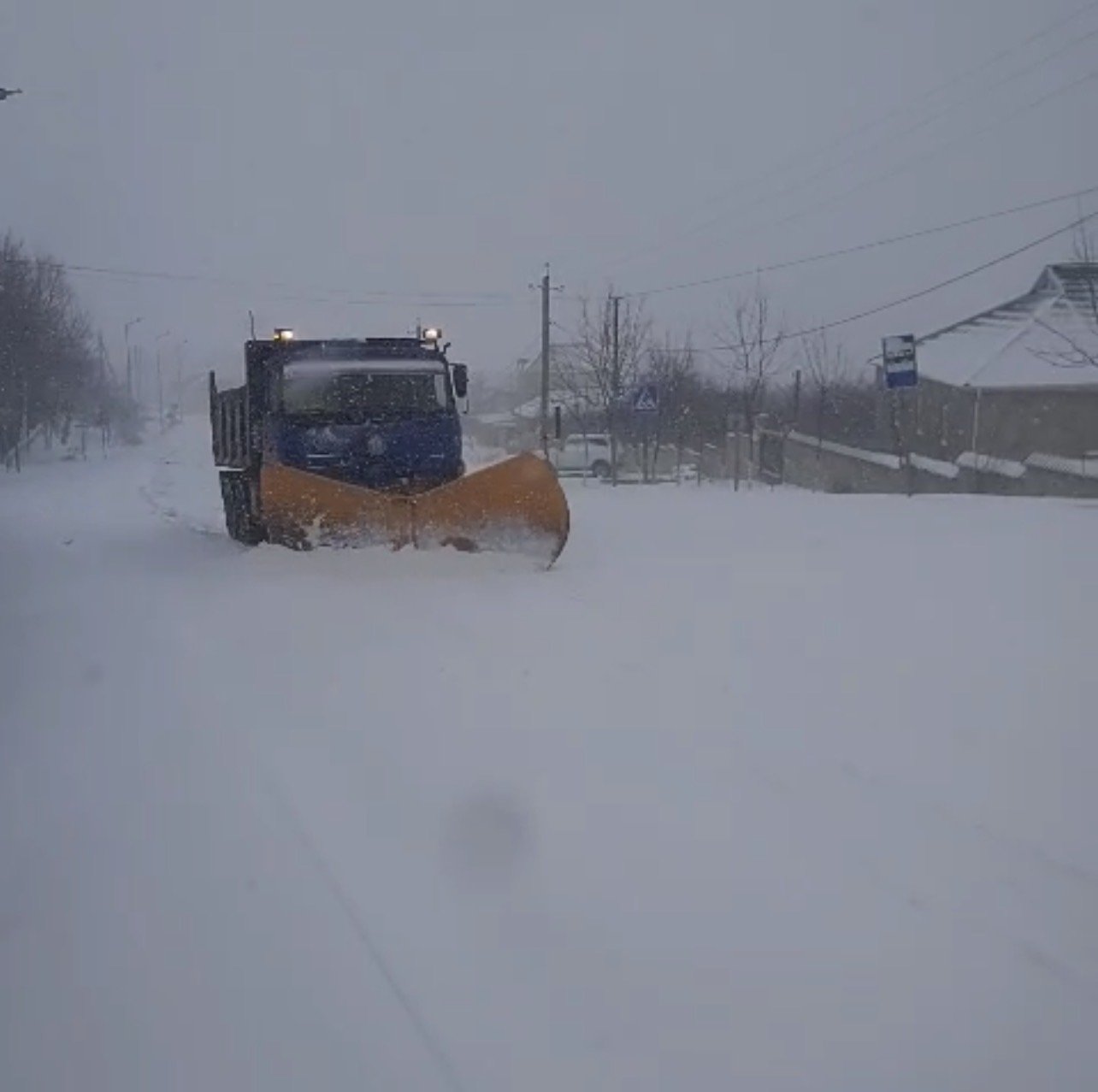 AAYDA-nın nəzdində fəaliyyət göstərən 19 saylı Xüsusi Təyinatlı Yol MMC- tərəfindən Bakı–Şamaxı–Yevlax magistralında fasiləsiz yol hərəkəti təmin olunur