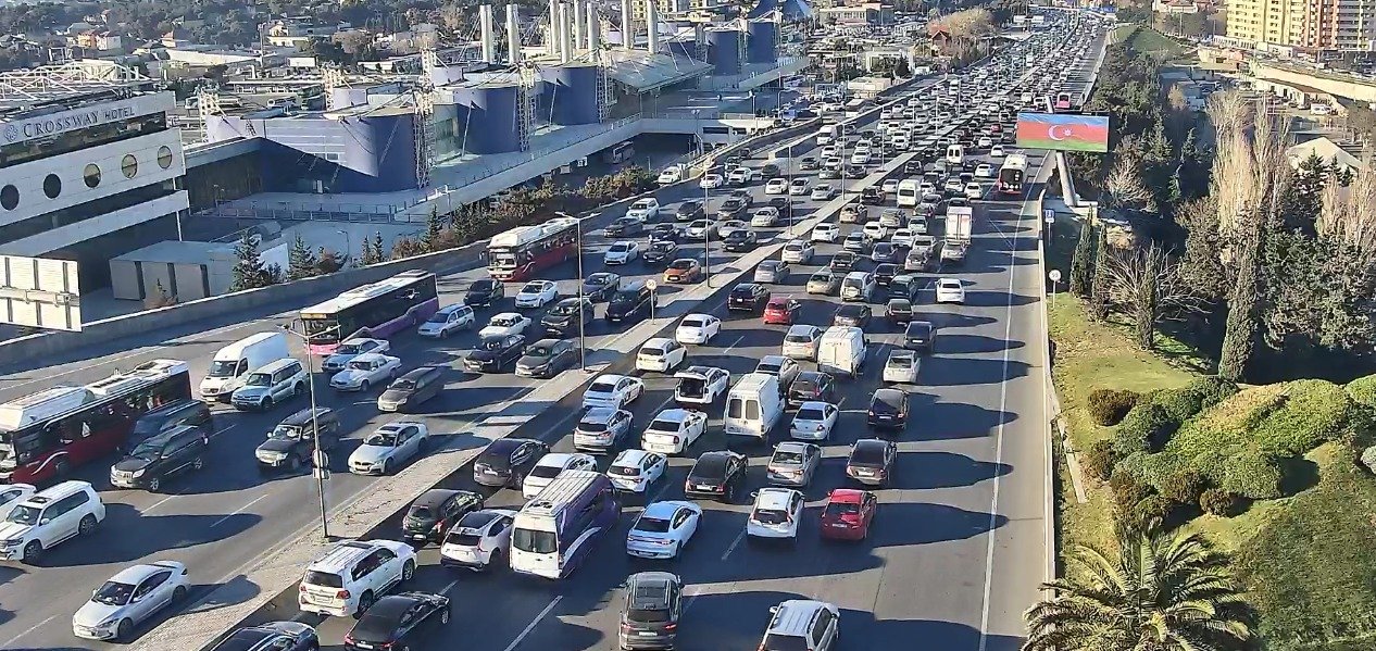 Bu küçələrdə sıxlıq var - Hal-hazırda yollardakı vəziyyət