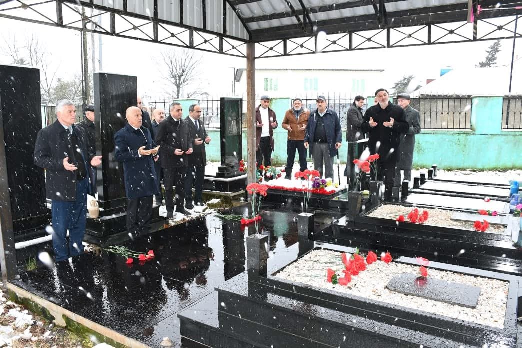 Masallıda İcra Hakimiyyətinin başçısı şəhid məzarlarını ziyarət edib