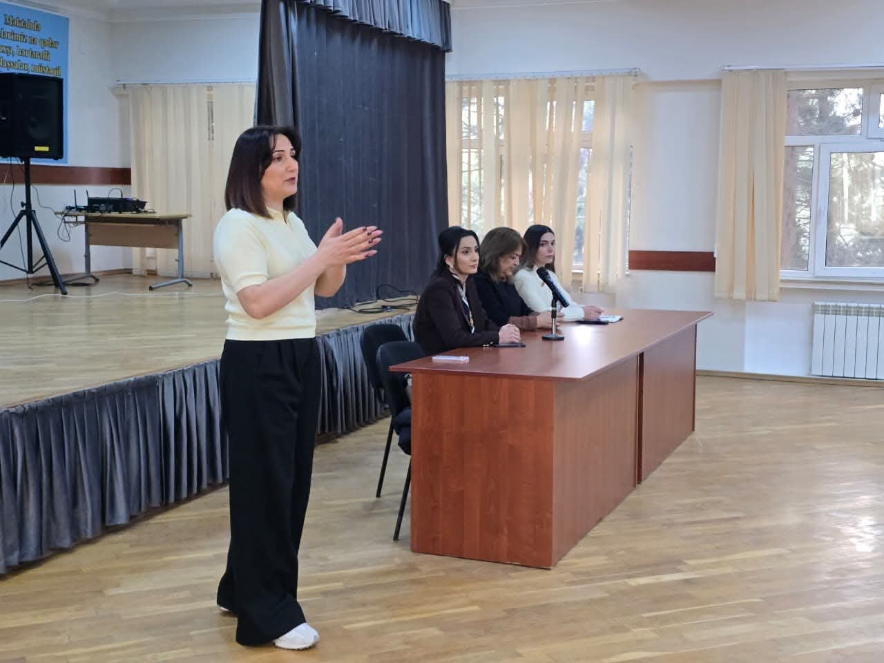 Uşaqların rəqəmsal təhlükəsizliyi və sosial müdafiəsi mövzusunda görüş keçirilib