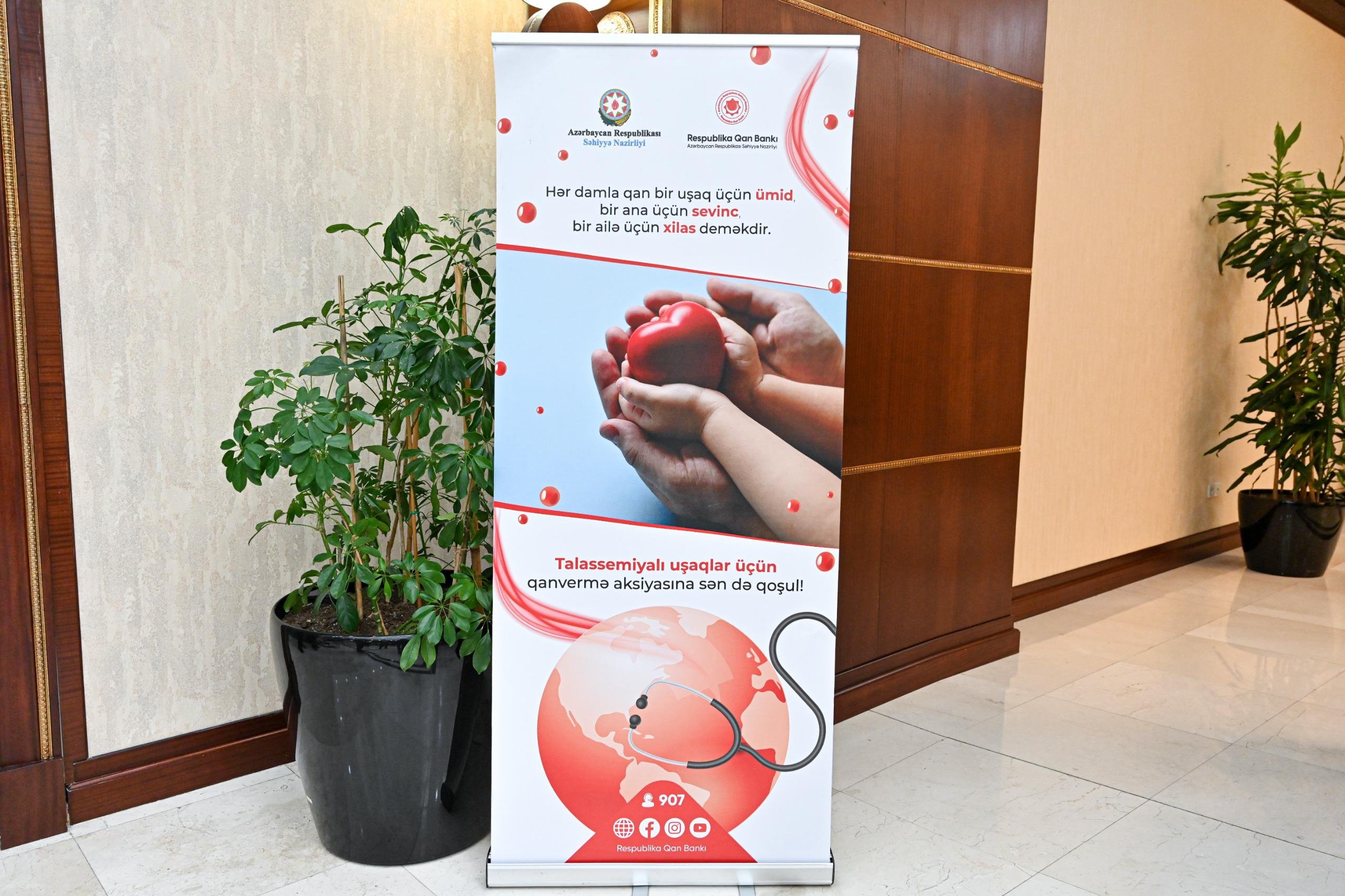 Milli Məclisdə könüllü qanvermə aksiyası keçirilib