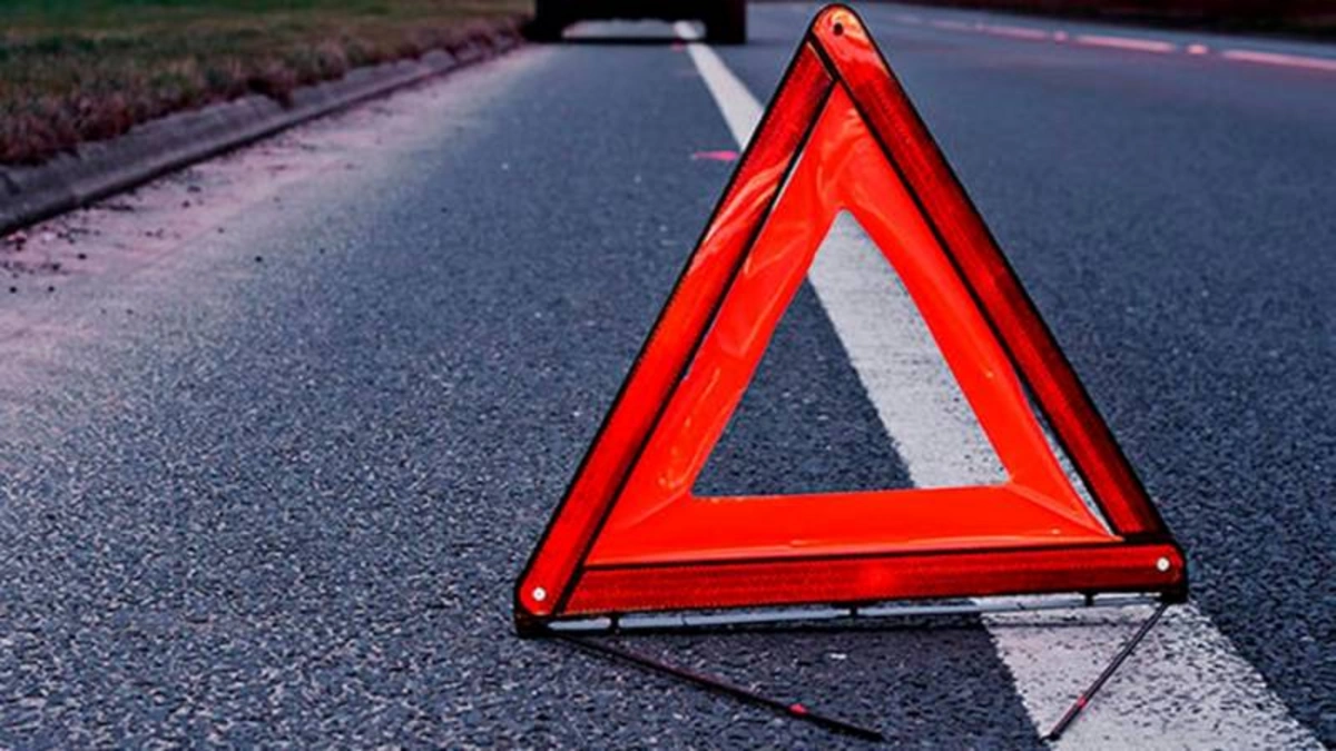 Bakıda elektrovozla yük avtomobili toqquşub, ölən var