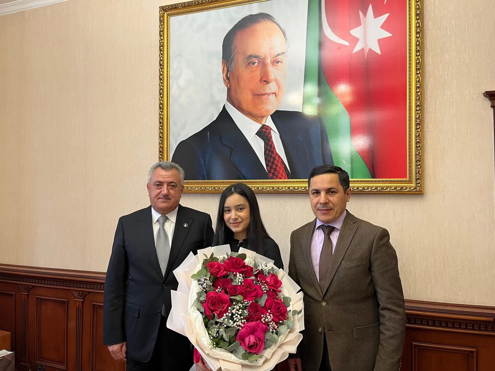 İlk Azərbaycanlı Şagird NYU Shanghai-də: Nilufər Şükürovanın Uğur Hekayəsi 	4.	Abşeron Təhsilində Qürurverici Uğur – Nilufər Şükürova Dünyanın Nüfuzlu Universitetində