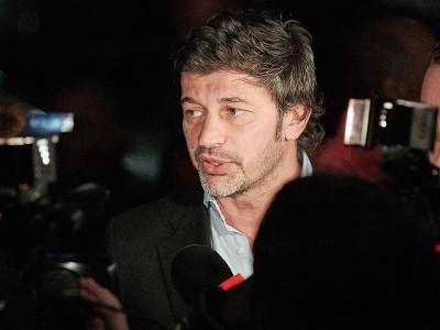 Tiflis meri Əbu-Dabidə ilişib qalıb