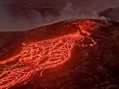 Havay adalarında Kilauea vulkanı püskürməyə başlayıb