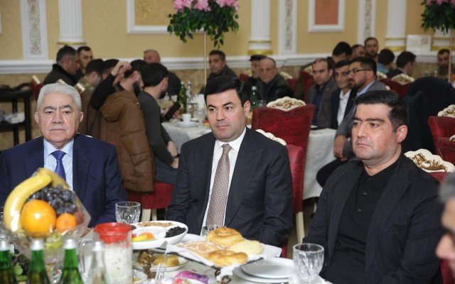 Ağalar Vəliyev iftar mərasimi təşkil etdi - Şəhid, qazi ailələrinə, ağsaqqalara bayram sovqatları göndərdi (FOTOLAR)