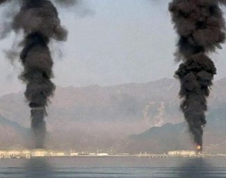 Bloomberg: Fars körfəzində neft şirkətləri əməkdaşları təxliyə edir