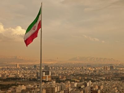 İran region ölkələri və İsraildəki polad zavodlarına cavab zərbələrinə hazırlaşır