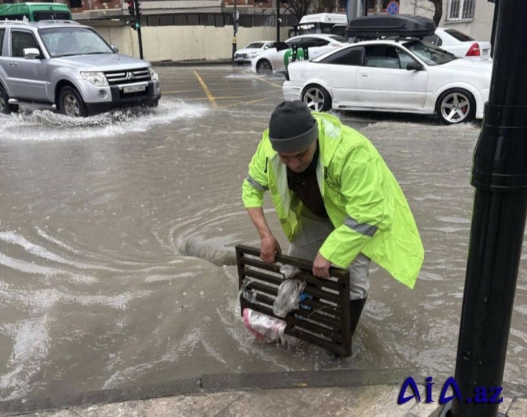 Nərimanov Rayon Mənzil-Kommunal Təsərrüfatı Birliyinin kollektivi 24 saatlıq iş rejimində çalışır VİDEO-FOTO