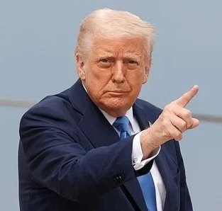 Trump İranla bağlı sərt bəyanatla çıxış edib və eyni zamanda media qurumlarını hədələyib.