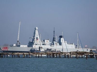 “Daily Mail”: Britaniyanın İrana qarşı əməliyyatlarda iştirak edən yeganə hərbi gəmisi bölgəni tərk edib