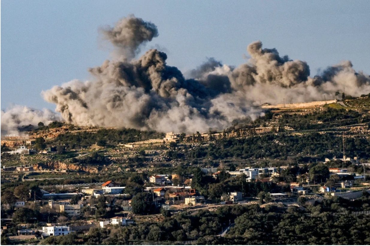 İsrailin son saatlarda Livana hava hücumları nəticəsində onlarla insan ölüb