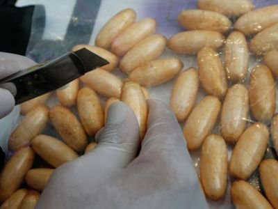 POLŞADA NARKOKURYER  88 KAPSUL KOKAİN UDUB