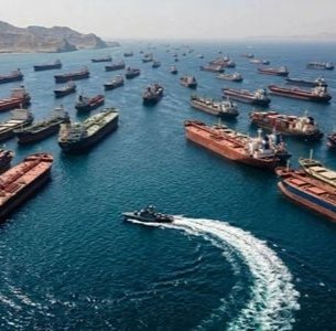 ABŞ prezidenti: Dünən Hörmüz boğazından 34 gəmi keçib