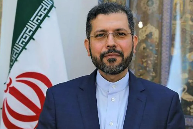 İran XİN: Hörmüz boğazından keçid minalara görə məhdudlaşdırıla bilər